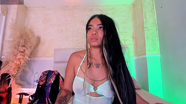 SarahLynn7 online show from April 8, 8:42 pm