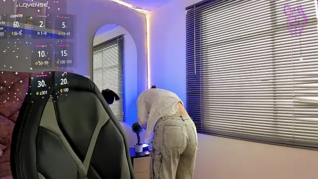 Snapshot of elaia_muller_ chatting on March 19, 2:02 pm elaia muller  online show from March 19, 2:02 pm