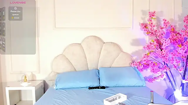 Candaceoweens online show from October 28, 3:43 am