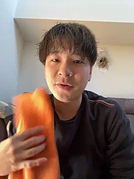 Snapshot of waka3232 chatting on December 4, 12:20 am waka3232 online show from December 4, 12:20 am