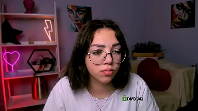 kiki swan online show from March 10, 6:59 am