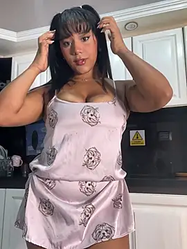 Snapshot of adalinarusell_ chatting on July 26, 11:28 am adalinarusell online show from July 26, 11:28 am