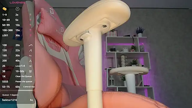 Snapshot of Cassie_Scott chatting on September 9, 4:12 am Cassie Scott online show from September 9, 4:12 am