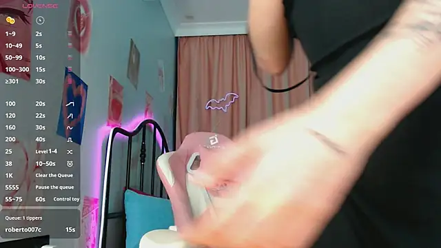 Snapshot of Cassie_Scott chatting on October 13, 8:53 pm Cassie Scott online show from October 13, 8:53 pm