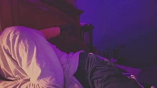 Ilovepussy1911 online show from April 18, 9:02 am