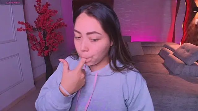 heidy johns online show from April 22, 3:09 am