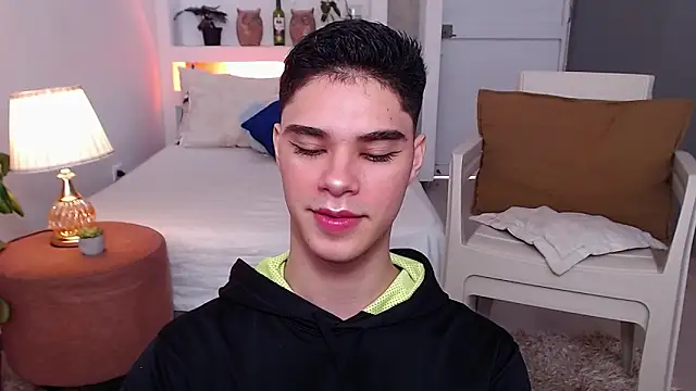 juanes puthee online show from November 15, 1:07 pm