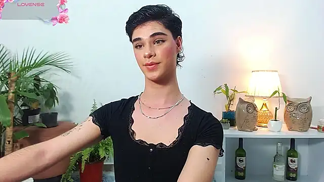 juanes puthee online show from March 12, 5:02 am