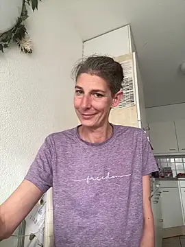 Snapshot of HerrundFrau-M chatting on March 11, 7:37 am HerrundFrau-M online show from March 11, 7:37 am