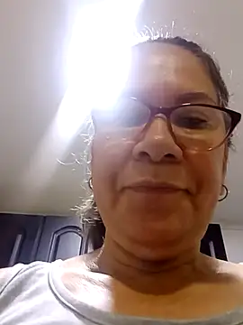 victoria wayne online show from October 12, 9:30 am