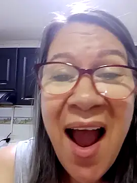 victoria wayne online show from November 6, 10:05 am