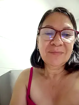 Snapshot of victoria_wayne chatting on May 2, 8:52 am victoria wayne online show from May 2, 8:52 am