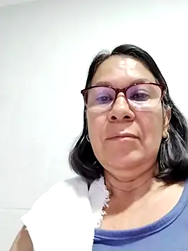 Snapshot of victoria_wayne chatting on May 3, 9:04 am victoria wayne online show from May 3, 9:04 am