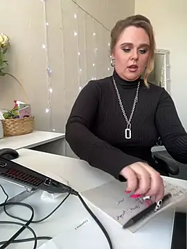 Juicy PeachLux online show from March 7, 8:02 am