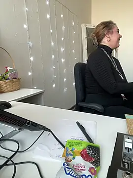 Juicy PeachLux online show from March 7, 11:07 am