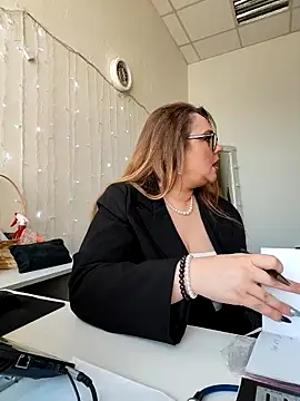 Juicy PeachLux online show from March 26, 7:03 am