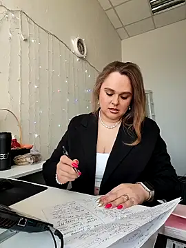 Juicy PeachLux online show from April 1, 5:52 am