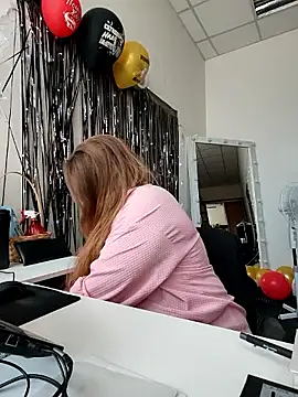 Juicy PeachLux online show from June 4, 8:42 am