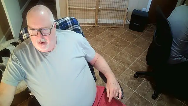 superbearboss online show from October 14, 4:30 pm