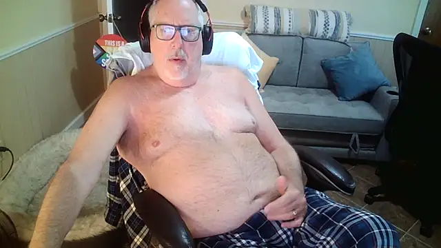 superbearboss online show from April 26, 2:37 pm