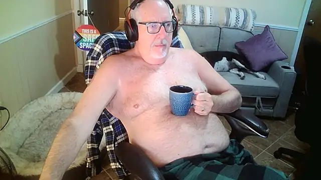 superbearboss online show from April 28, 3:50 pm