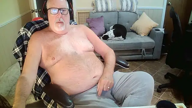 Snapshot of superbearboss chatting on June 7, 3:16 pm superbearboss online show from June 7, 3:16 pm