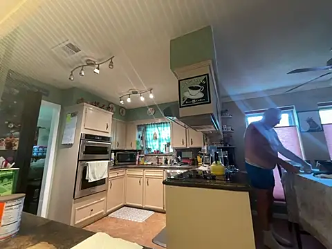 superbearboss online show from July 25, 1:52 pm