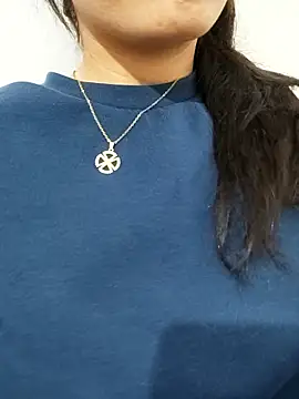 saraaxx1 online show from February 8, 5:05 pm