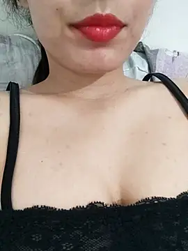 saraaxx1 online show from July 2, 2:56 pm