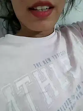 saraaxx1 online show from July 17, 12:12 pm