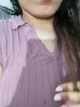 saraaxx1 online show from July 25, 9:45 pm
