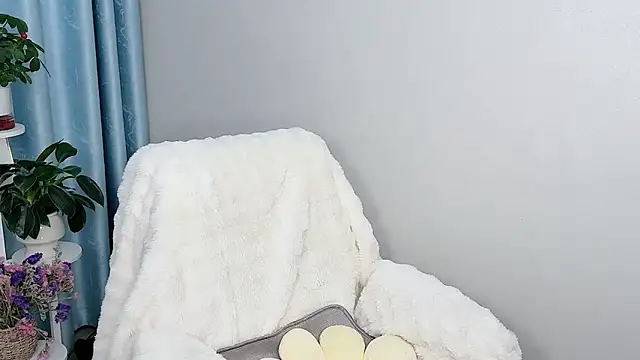 Dewluna online show from April 14, 11:00 pm