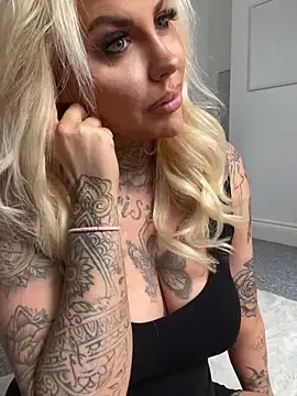 Snapshot of Chloe-Savage chatting on September 26, 1:04 pm Chloe-Savage online show from September 26, 1:04 pm