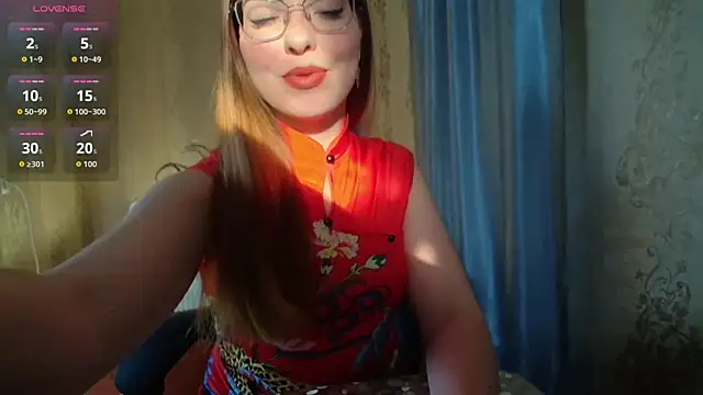 Snapshot of Leila_Kissyu chatting on May 7, 3:39 pm Leila Kissyu online show from May 7, 3:39 pm