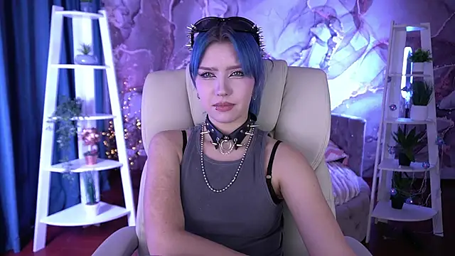 Snapshot of SelenaIris chatting on February 9, 9:57 am SelenaIris online show from February 9, 9:57 am