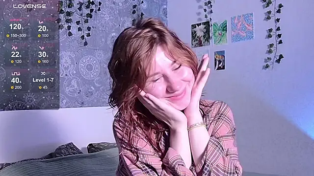 Snapshot of Cute_Cate404 chatting on October 25, 2:52 am Cute Cate404 online show from October 25, 2:52 am