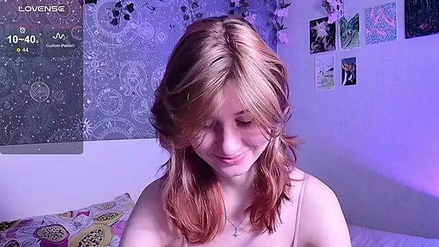 Snapshot of Cute_Cate404 chatting on November 19, 3:28 am Cute Cate404 online show from November 19, 3:28 am