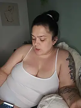 Snapshot of Saucy-Serenity chatting on June 27, 10:15 pm Saucy-Serenity online show from June 27, 10:15 pm