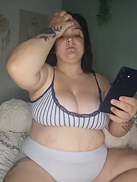 Snapshot of Saucy-Serenity chatting on July 15, 9:31 pm Saucy-Serenity online show from July 15, 9:31 pm