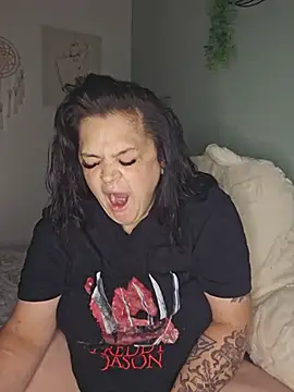 Snapshot of Saucy-Serenity chatting on July 22, 9:28 pm Saucy-Serenity online show from July 22, 9:28 pm