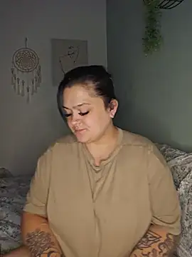 Snapshot of Saucy-Serenity chatting on July 27, 10:39 pm Saucy-Serenity online show from July 27, 10:39 pm