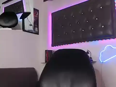 Snapshot of Monkey_uchiha777 chatting on March 14, 6:50 pm Monkey uchiha777 online show from March 14, 6:50 pm