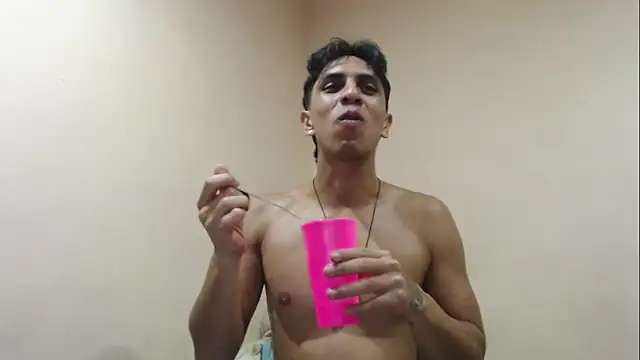 Snapshot of Monkey_uchiha777 chatting on September 9, 1:05 am Monkey uchiha777 online show from September 9, 1:05 am