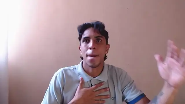 Snapshot of Monkey_uchiha777 chatting on October 14, 5:14 pm Monkey uchiha777 online show from October 14, 5:14 pm