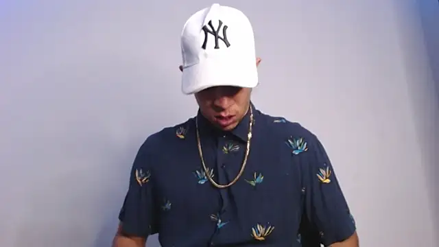 Snapshot of Monkey_uchiha777 chatting on January 8, 8:33 pm Monkey uchiha777 online show from January 8, 8:33 pm