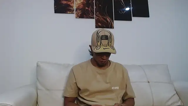 Snapshot of Monkey_uchiha777 chatting on February 6, 11:41 pm Monkey uchiha777 online show from February 6, 11:41 pm