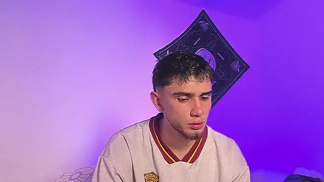 Snapshot of samevansx_ chatting on June 16, 1:47 pm samevansx online show from June 16, 1:47 pm