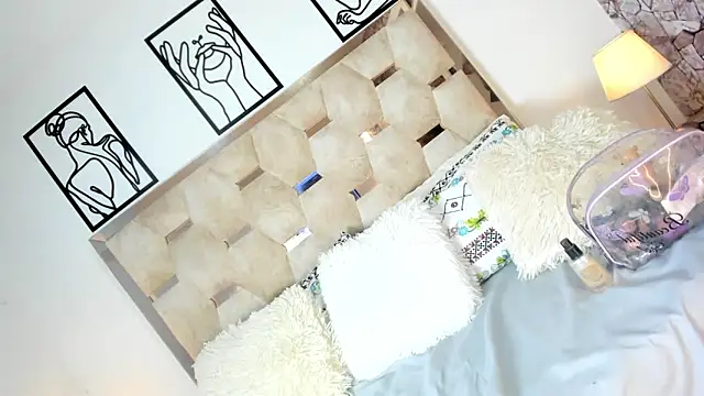 Small Hot19 online show from September 9, 12:15 pm