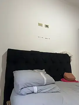 jheicylli online show from April 20, 1:14 pm