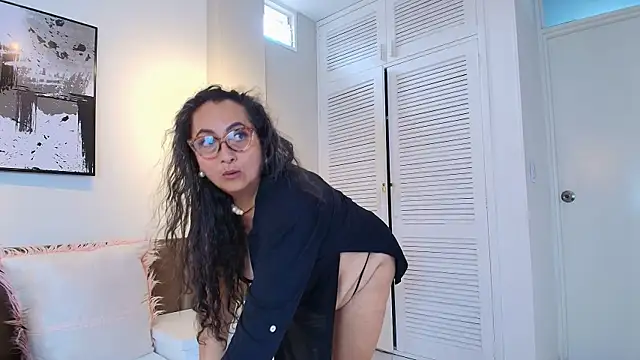 AlessandraLeroy online show from June 3, 2:33 pm